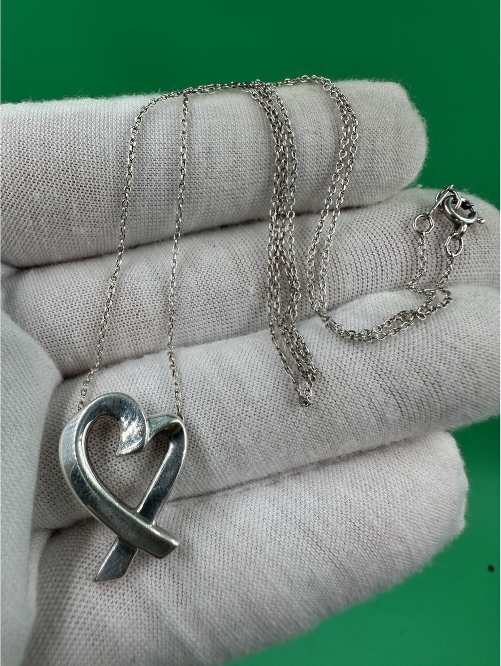 Nice Tiffany & Co. Paloma Picasso Loving Heart Necklace 925 Sterling Silver 20”